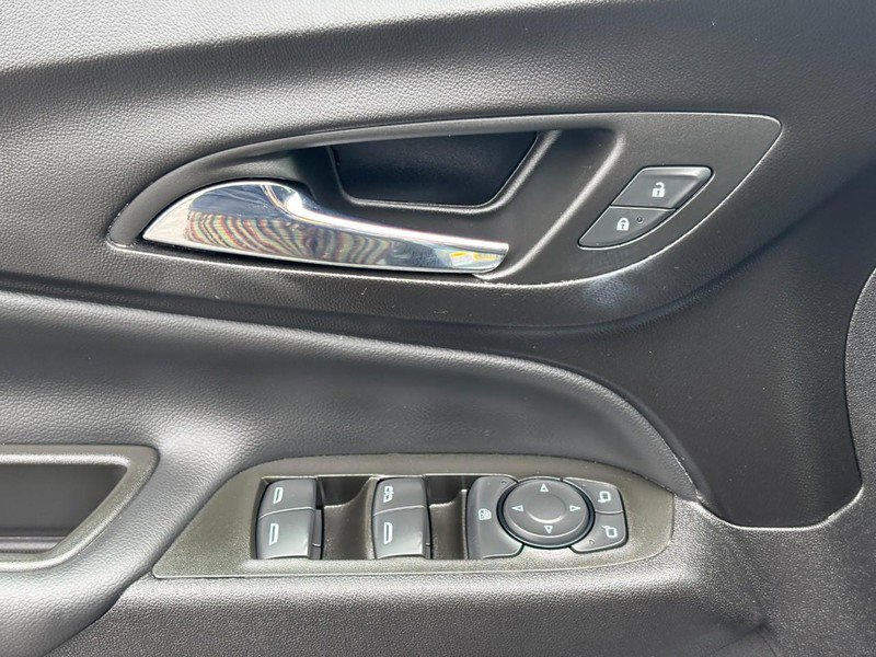 Certified 2024 Chevrolet Equinox LT FWD image 17