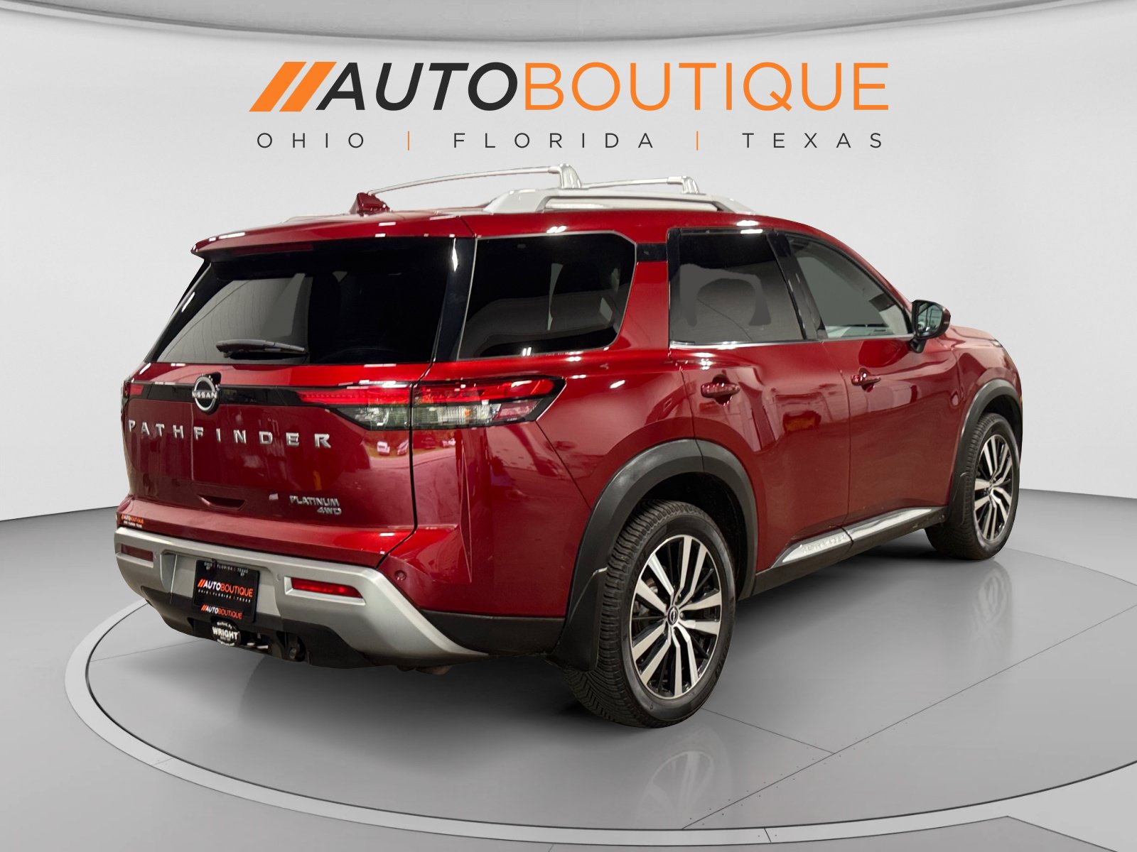 Used 2024 Nissan Pathfinder Platinum w/ Cargo Package AWD/4WD image 6