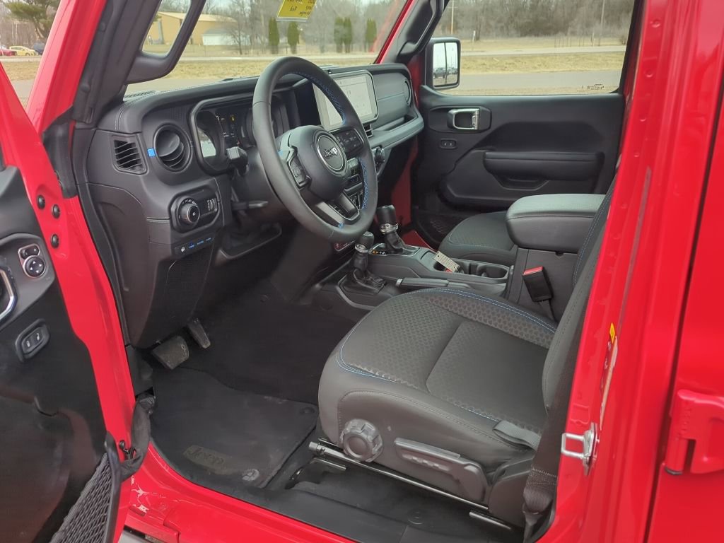 Used 2025 Jeep Wrangler Unlimited Rubicon 4xe w/ Safety Group image 35