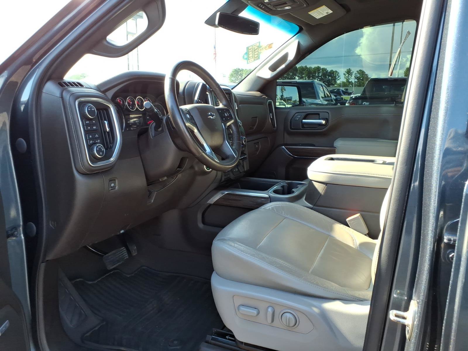 Used 2020 Chevrolet Silverado 1500 RST w/ Texas Edition AWD/4WD image 20
