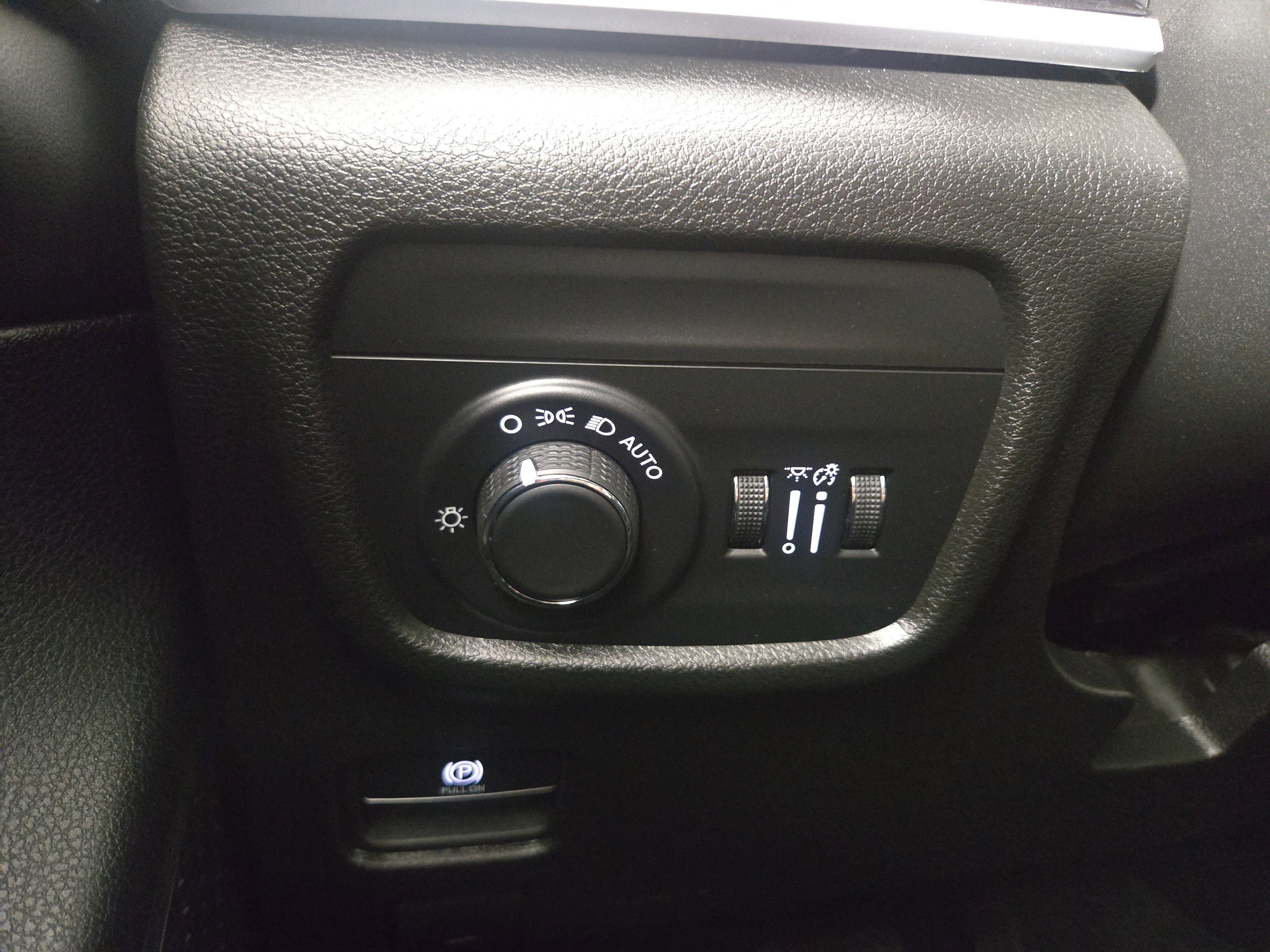 Used 2023 Jeep Grand Cherokee L Laredo AWD/4WD image 31