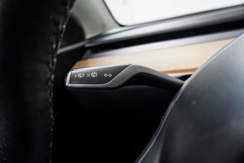 Used 2022 Tesla Model Y Long Range AWD/4WD image 21