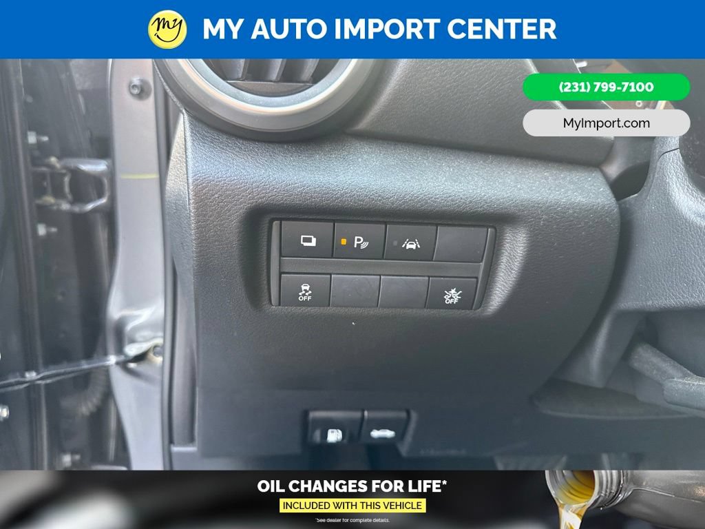 Used 2023 Nissan Versa S w/ Trunk Package FWD image 12