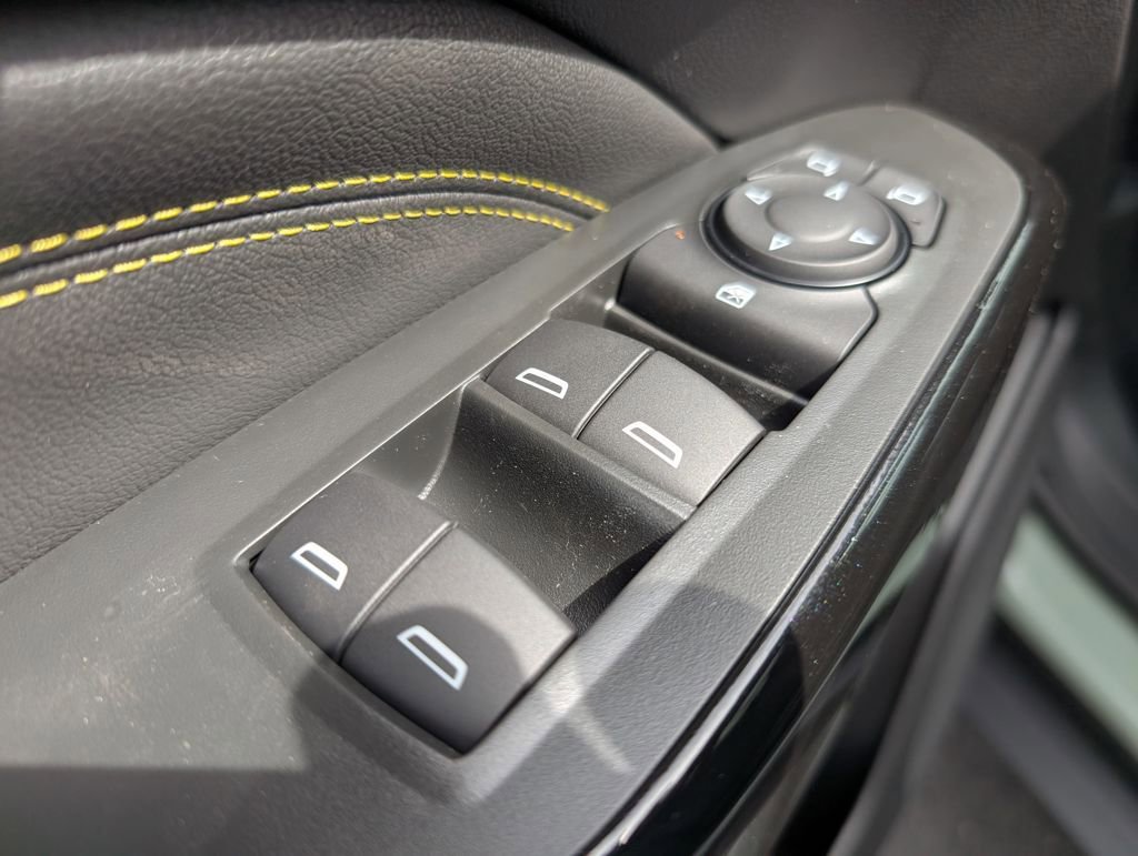 New 2026 Chevrolet Trax ACTIV w/ Sunroof Package FWD image 15