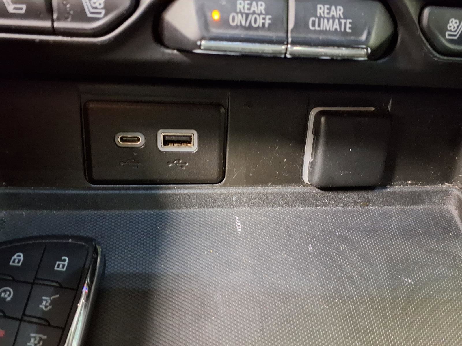 Used 2022 GMC Yukon SLT image 17