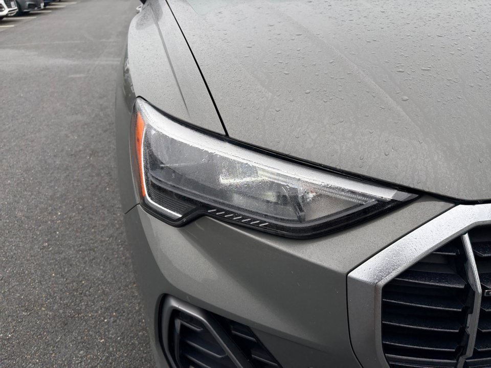 Used 2021 Audi Q3 2.0T Premium w/ Convenience Package AWD/4WD image 24