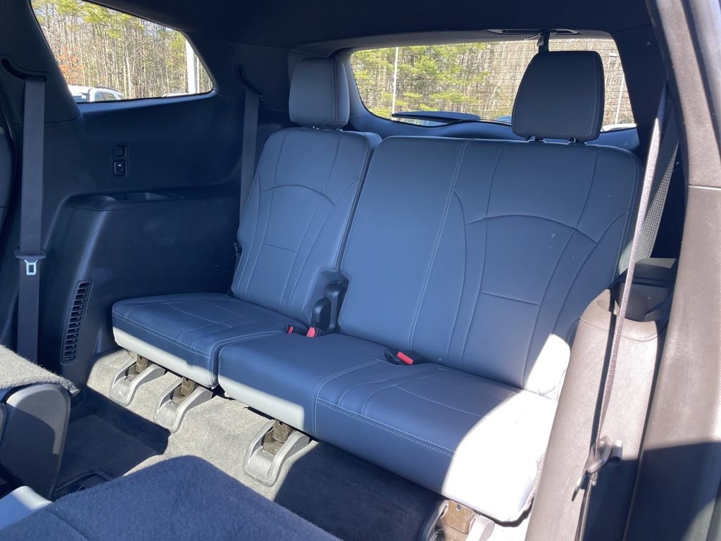 Used 2023 Buick Enclave Essence w/ Experience Buick Package image 32