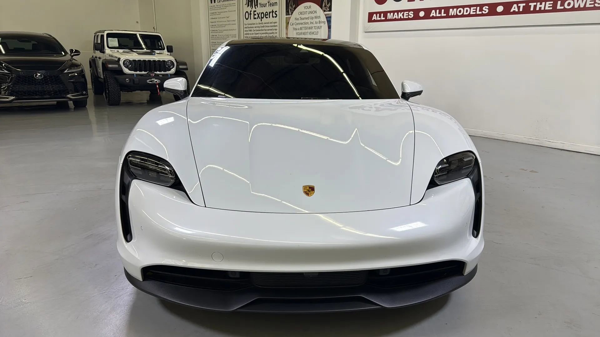 Used 2023 Porsche Taycan image 10