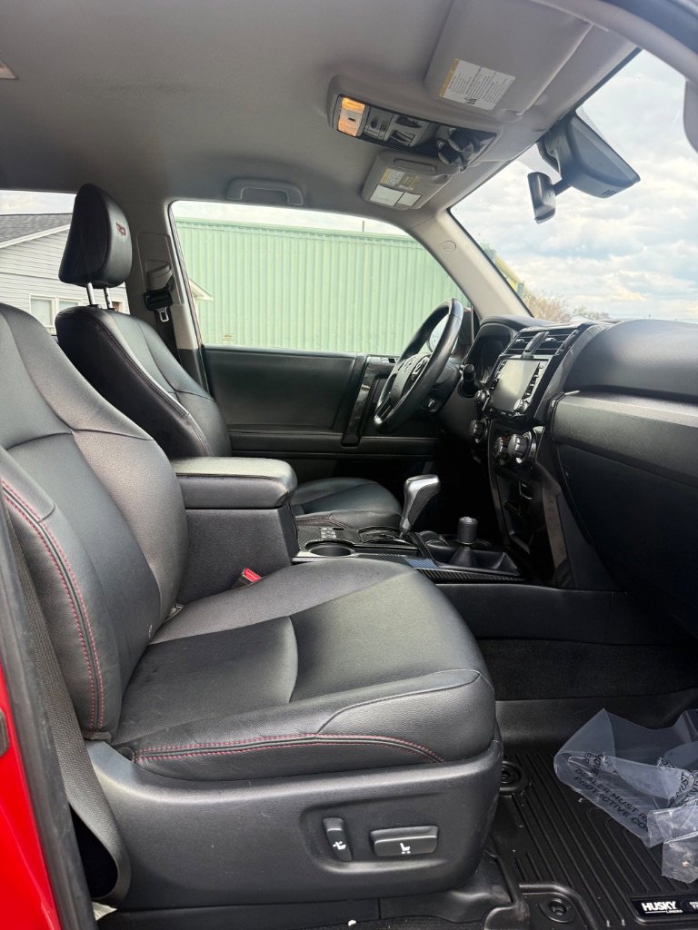 Used 2020 Toyota 4Runner TRD Off-Road Premium AWD/4WD image 22