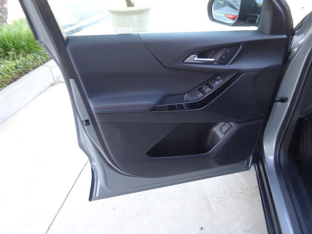 Certified 2025 Chevrolet Equinox RS FWD image 24