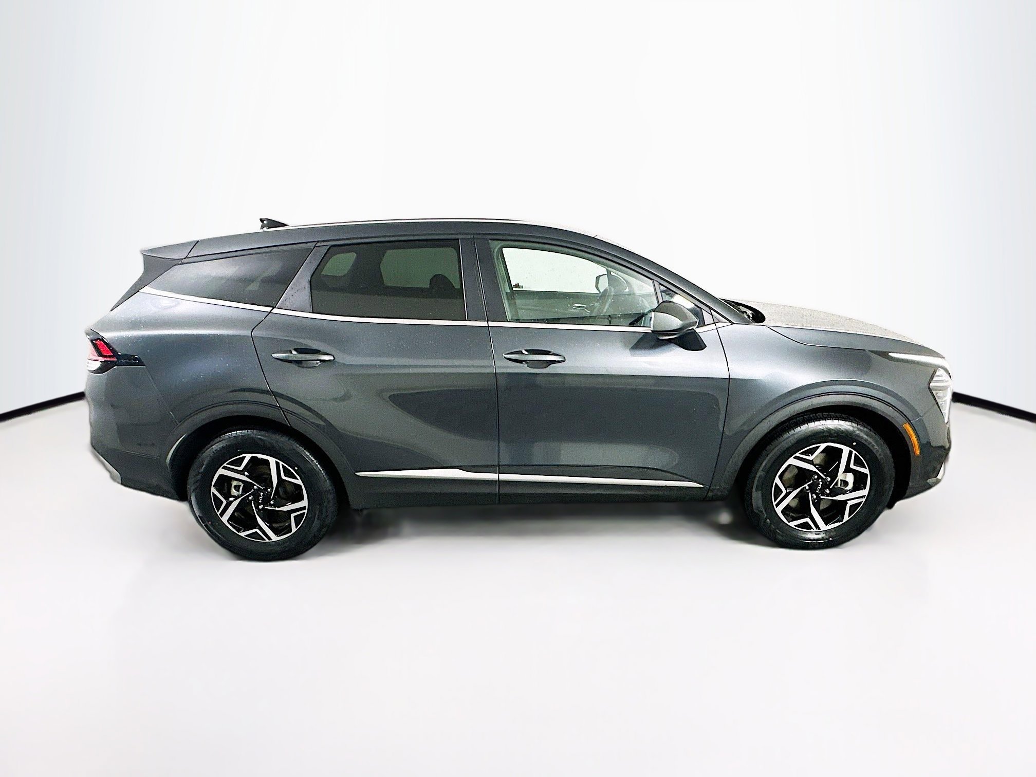 Used 2025 Kia Sportage LX image 10