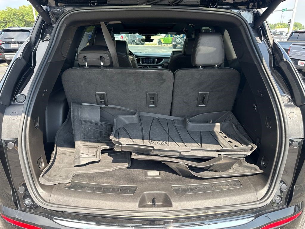 Used 2022 Buick Enclave Avenir w/ Avenir Technology Package AWD/4WD image 16