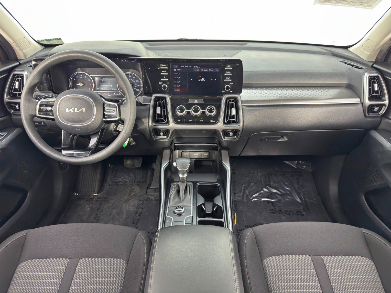 Used 2022 Kia Sorento LX FWD image 11