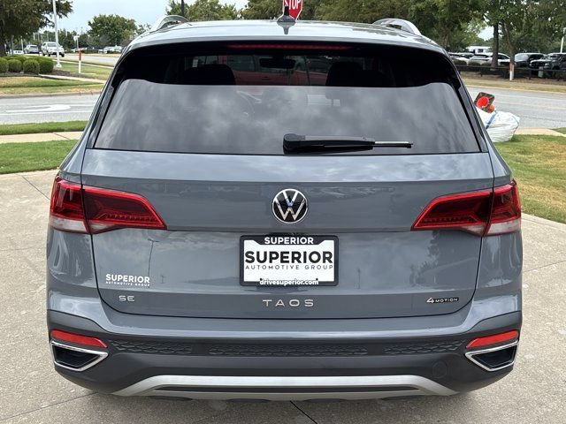 Used 2024 Volkswagen Taos SE w/ Panoramic Sunroof Package AWD/4WD image 5