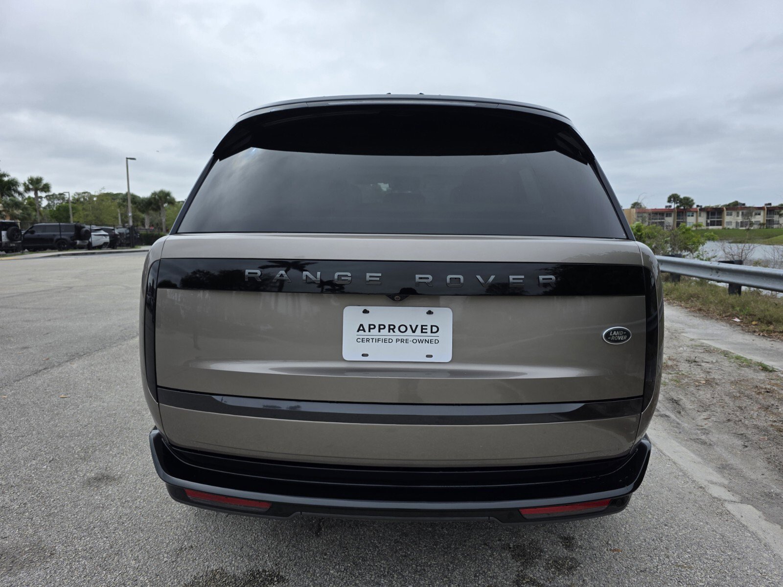 Certified 2023 Land Rover Range Rover SE image 6