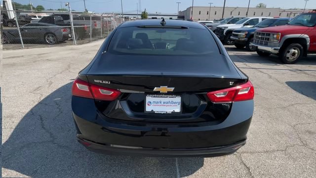 Used 2018 Chevrolet Malibu LT w/ Leather Package FWD image 9