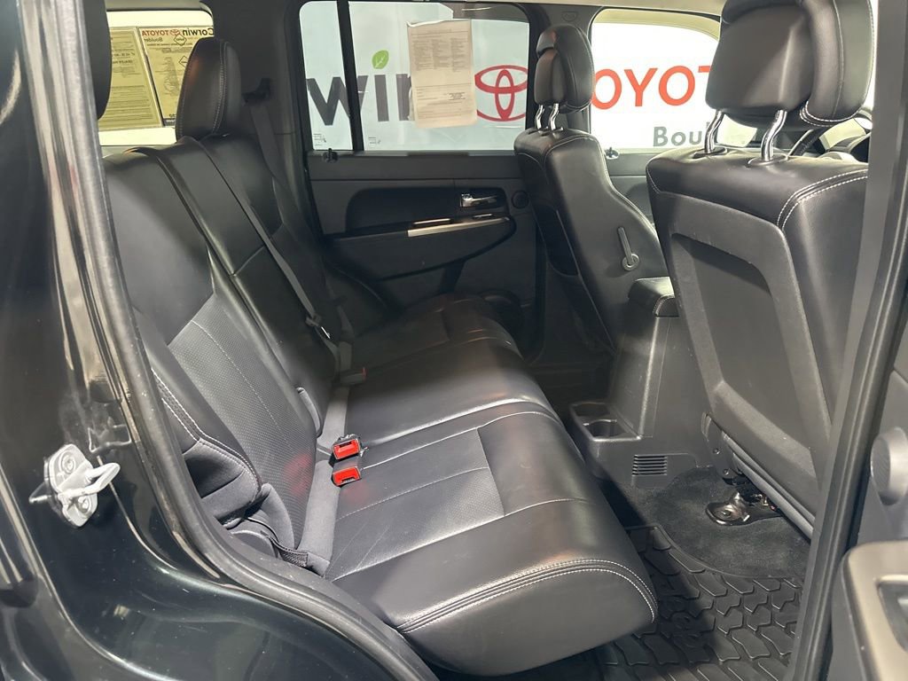 Used 2012 Jeep Liberty Limited Jet image 15