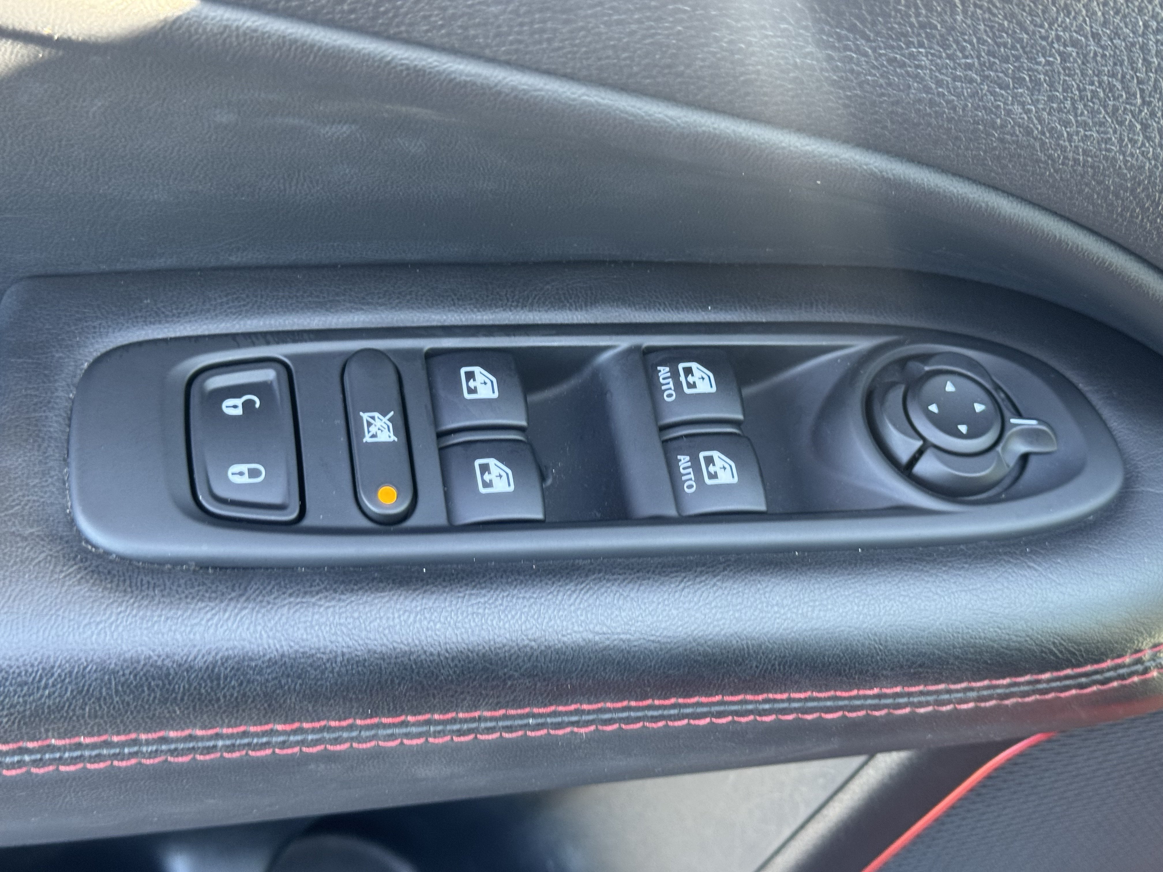 Used 2019 Jeep Compass Trailhawk w/ Leather Interior Group AWD/4WD image 16