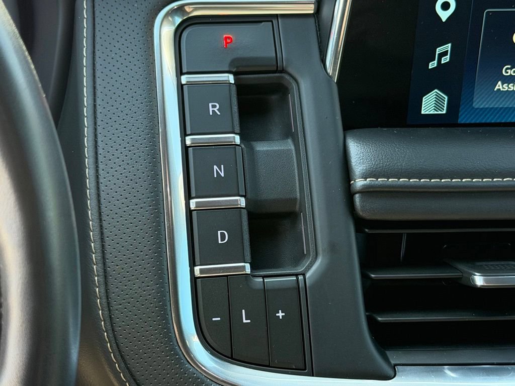 Used 2023 Chevrolet Suburban Premier RWD image 20