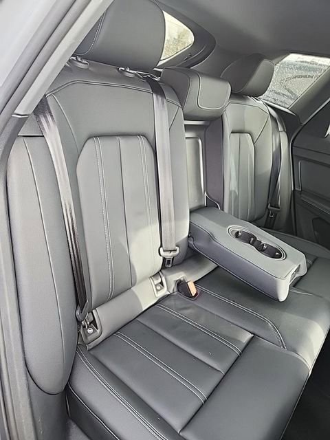 Used 2024 Audi Q4 e-tron Premium Plus w/ Premium Plus image 9