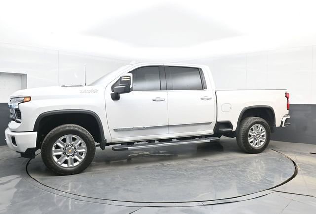 Used 2025 Chevrolet Silverado 2500 High Country w/ Technology Package AWD/4WD image 11