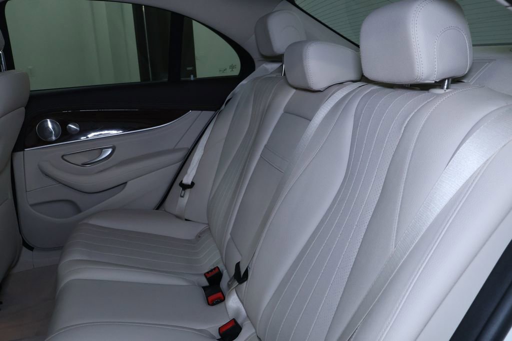 Used 2018 Mercedes-Benz E 300 4MATIC w/ Premium 1 Package image 15