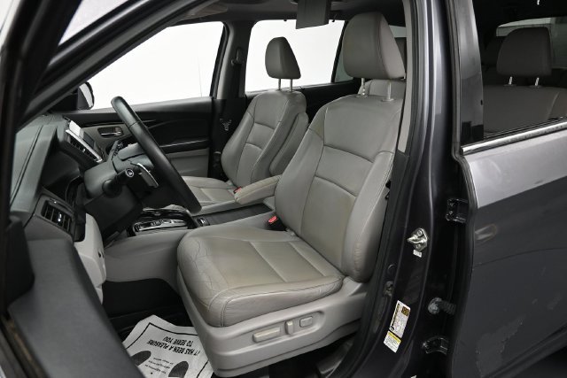 Used 2016 Honda Pilot Touring image 11