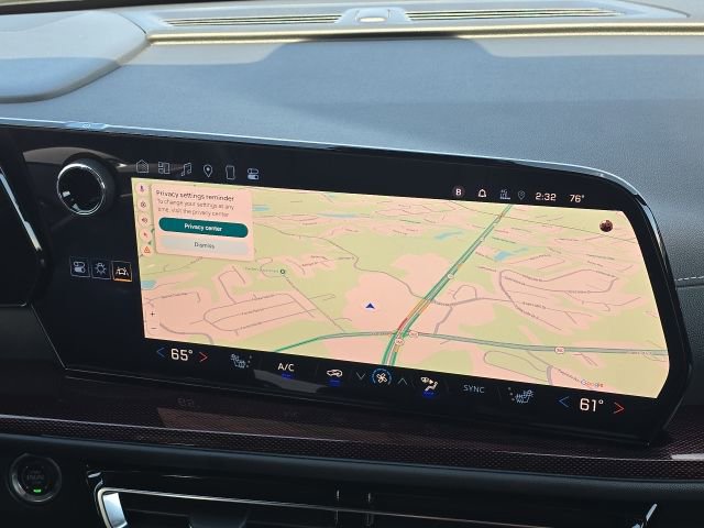 Used 2024 Chevrolet Traverse Z71 image 37