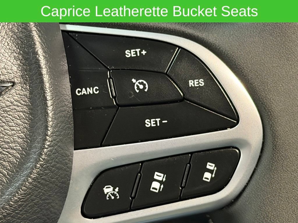 Used 2025 Chrysler Pacifica Select FWD image 34