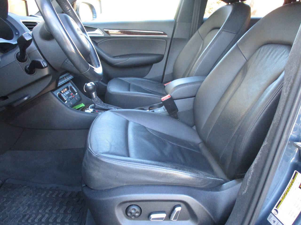 Used 2018 Audi Q3 2.0T Premium Plus w/ Premium Plus Package image 25