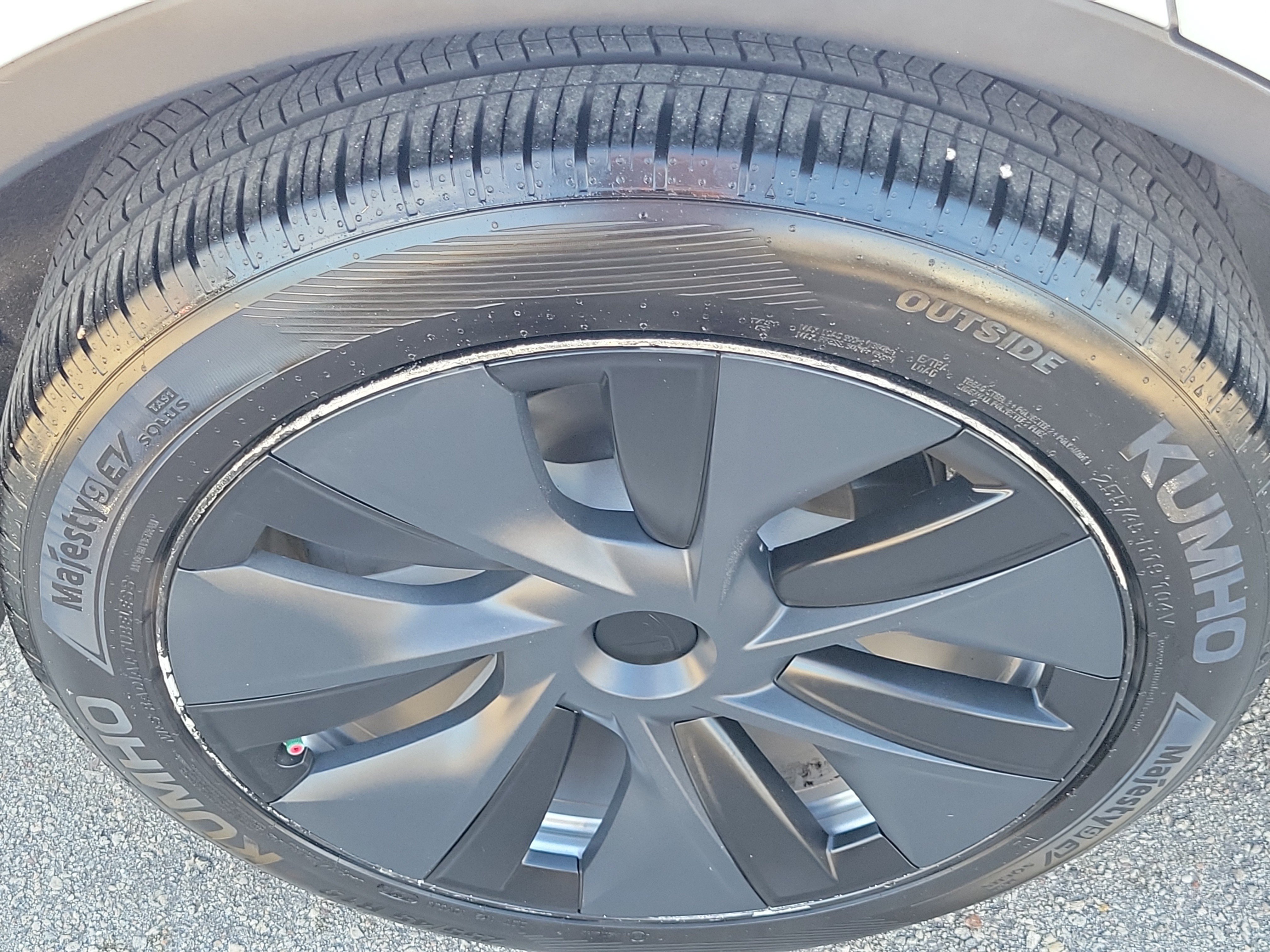 Used 2021 Tesla Model Y Long Range AWD/4WD image 28