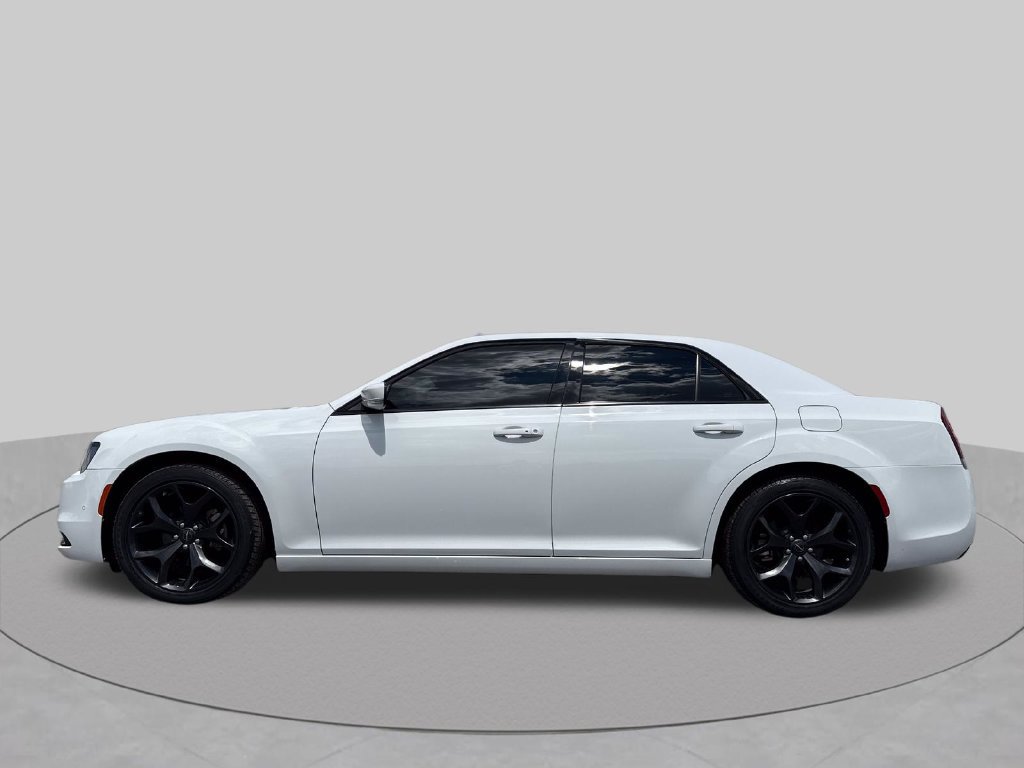 Used 2023 Chrysler 300 S w/ Comfort Group RWD image 4