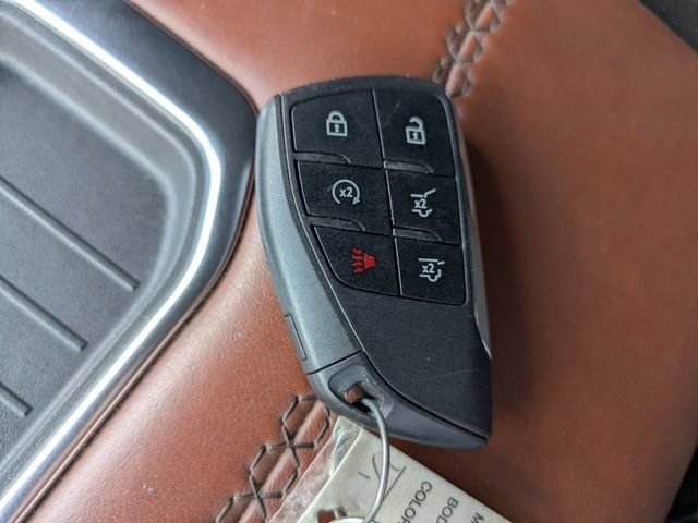 Used 2024 GMC Yukon Denali Ultimate AWD/4WD image 38