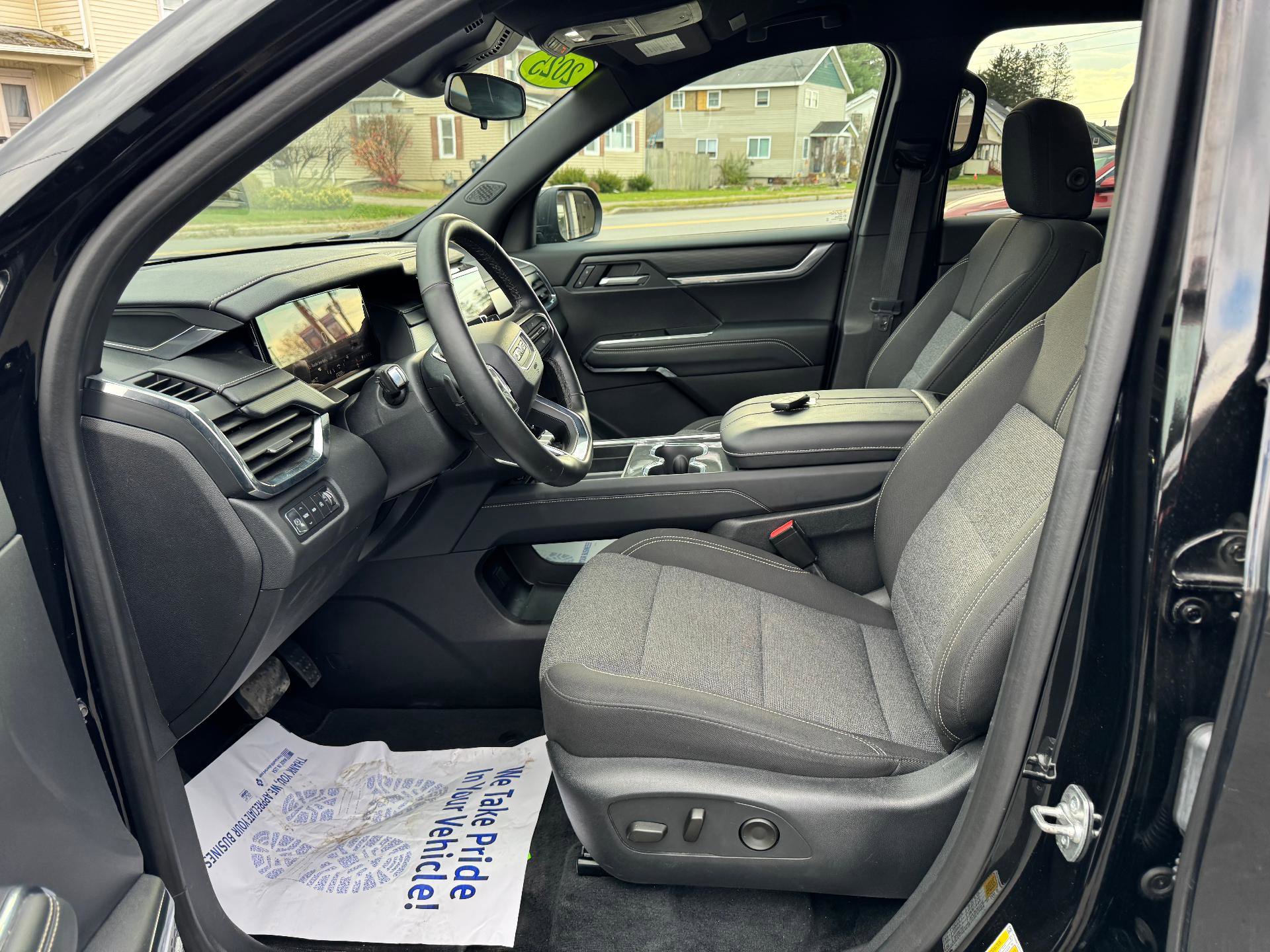 Used 2025 GMC Acadia Elevation image 19