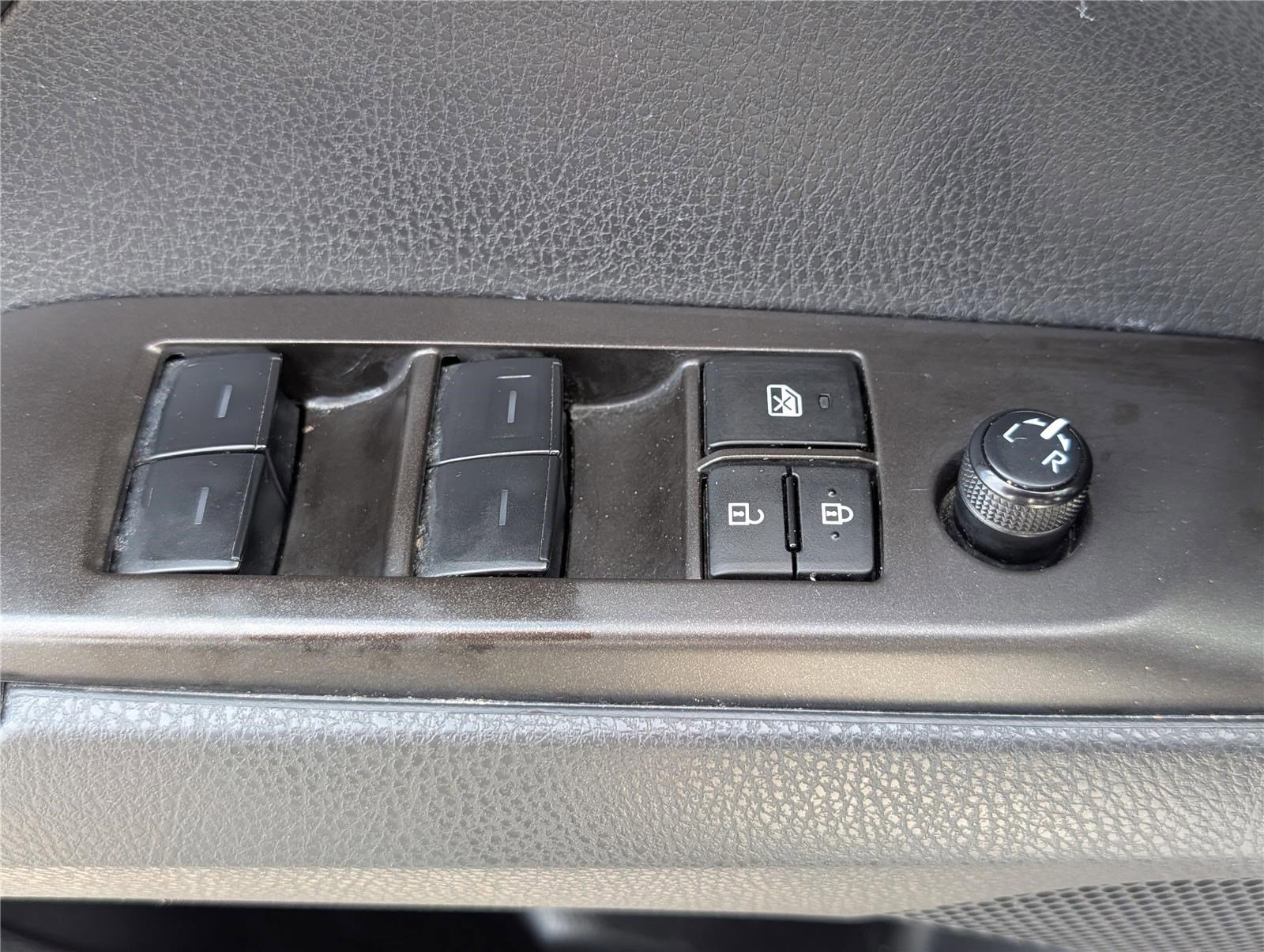 Used 2024 Toyota Camry SE image 18