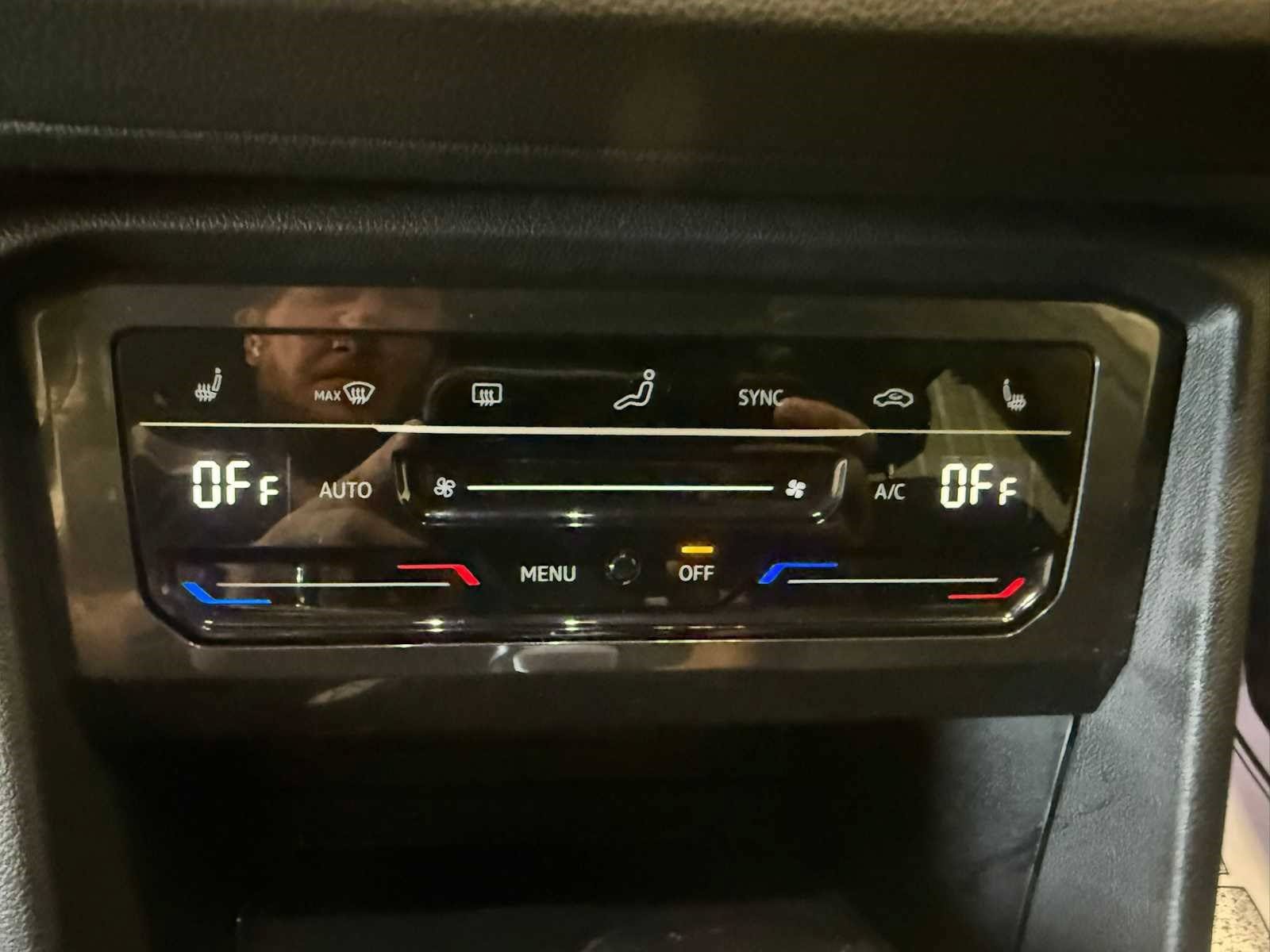 Certified 2023 Volkswagen Tiguan SE FWD image 34