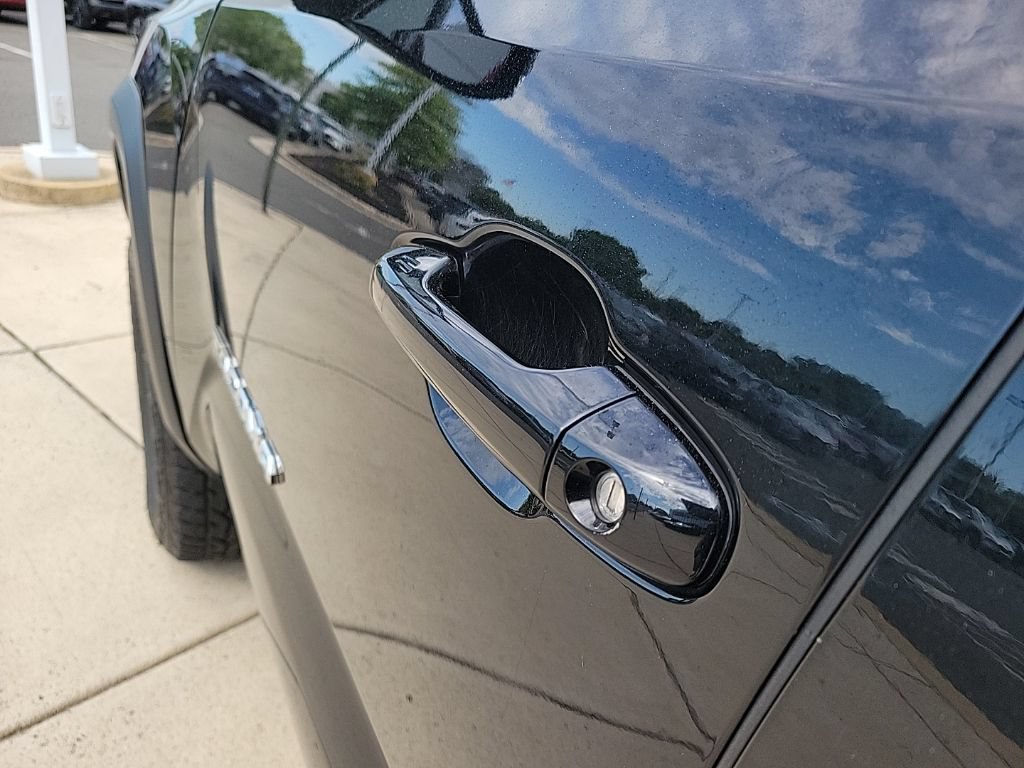 Used 2021 Toyota Tacoma TRD Off-Road AWD/4WD image 9