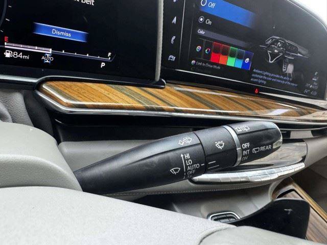 Used 2021 Cadillac Escalade Premium Luxury Platinum AWD/4WD image 31