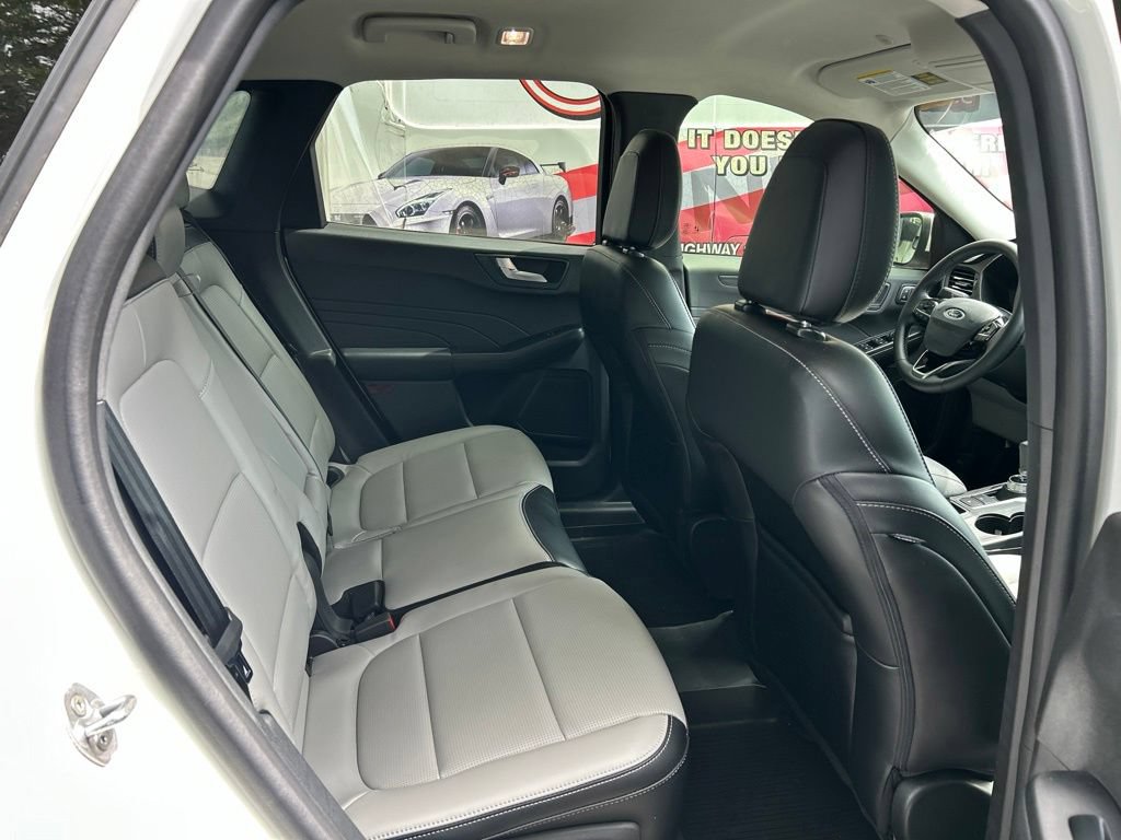 Used 2023 Ford Escape Platinum AWD/4WD image 44