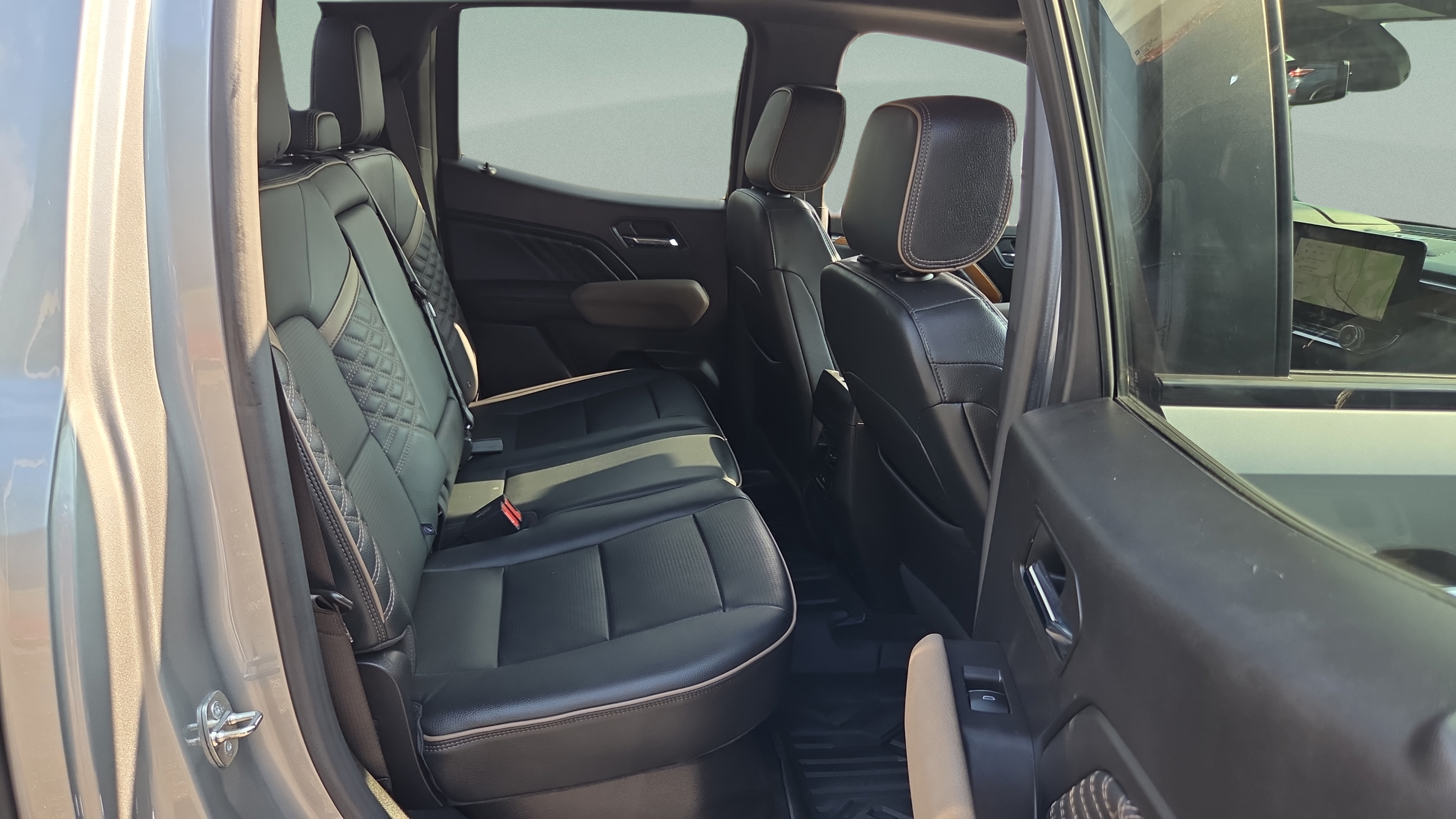 Used 2023 GMC Canyon Denali AWD/4WD image 14