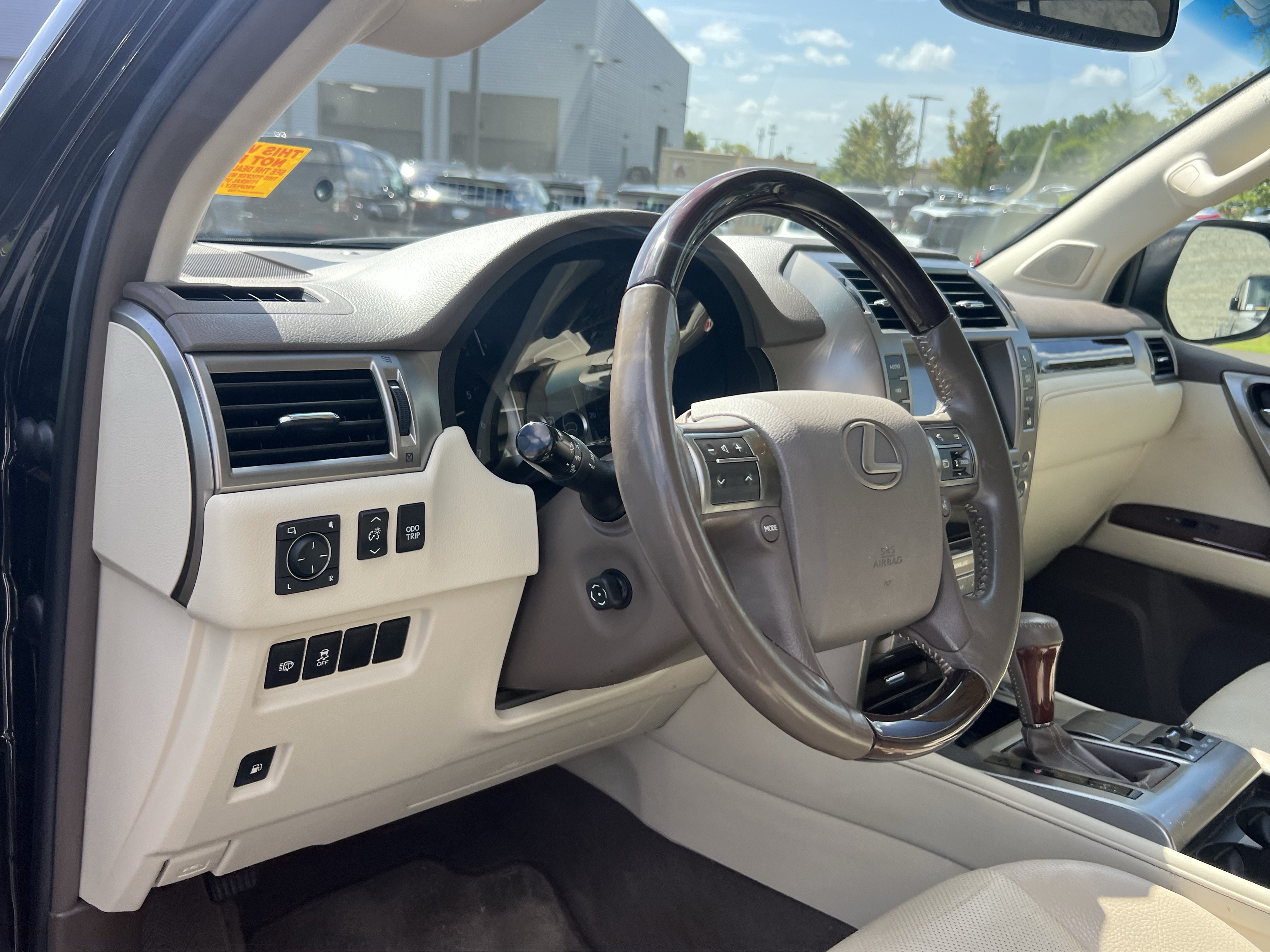 Used 2019 Lexus GX 460 Premium w/ Premium Package AWD/4WD image 19
