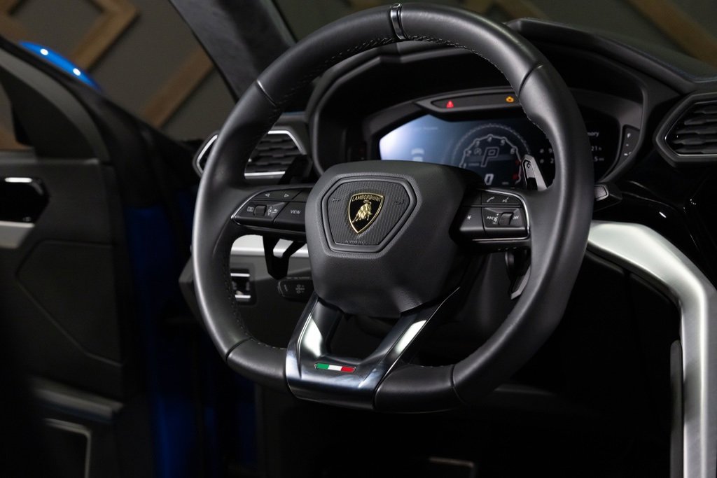 Used 2020 Lamborghini Urus image 10