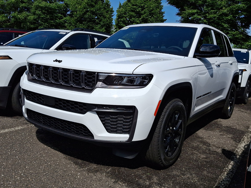 New 2026 Jeep Grand Cherokee Altitude