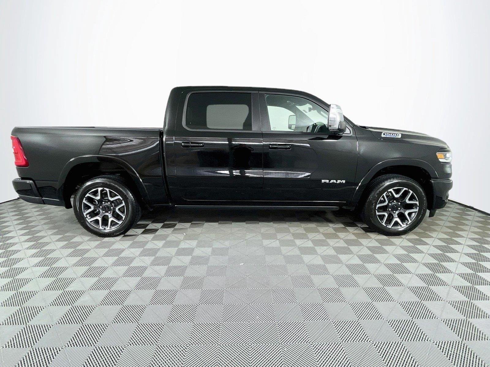 Used 2026 RAM 1500 Laramie w/ Advanced Safety Group II AWD/4WD image 10