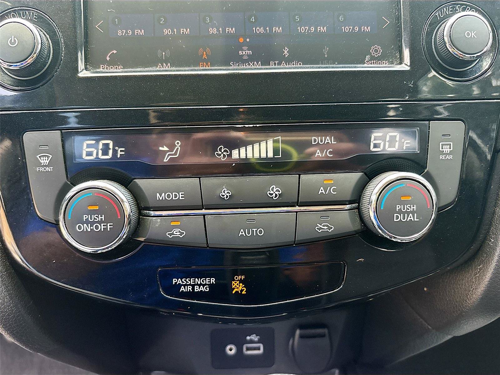 Used 2018 Nissan Rogue SV FWD image 15