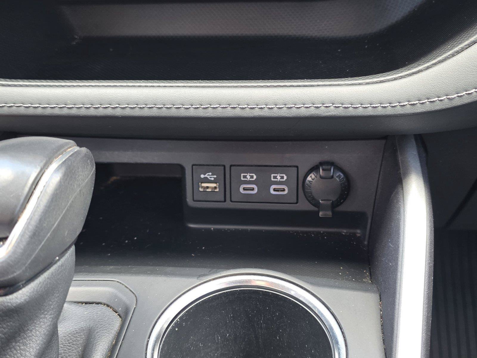 Used 2023 Toyota Highlander LE FWD image 19
