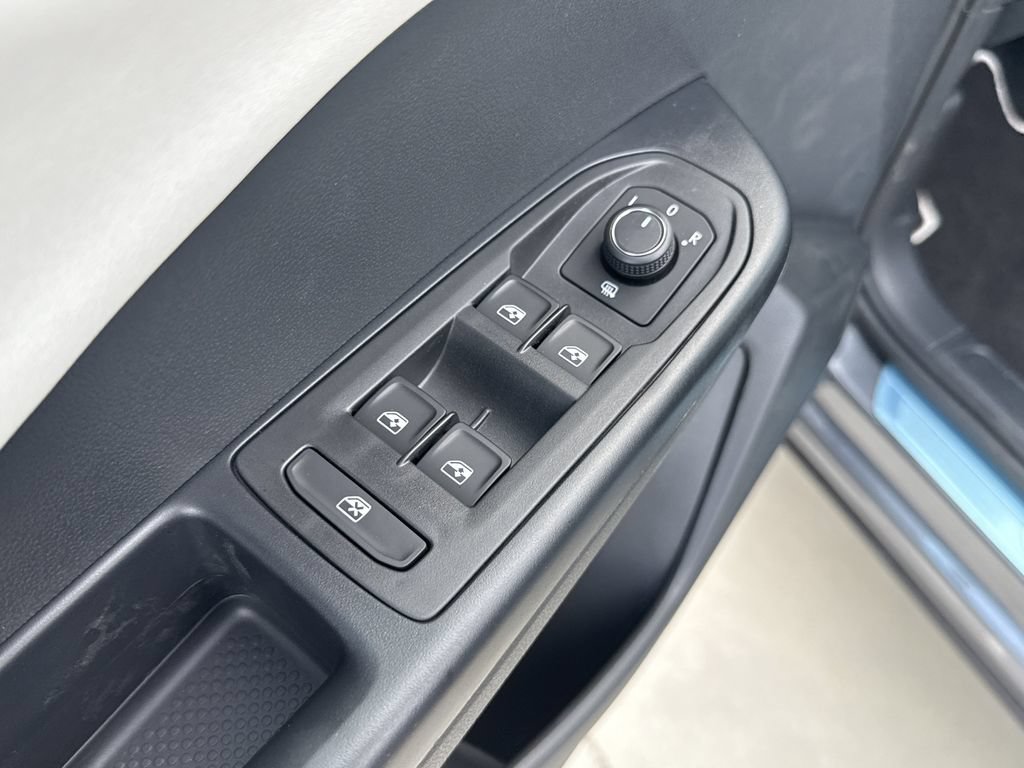 New 2026 Volkswagen Taos SE FWD image 11