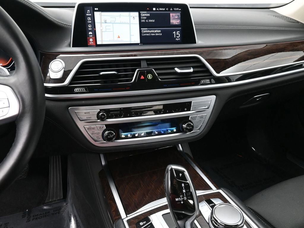 Used 2022 BMW 750i xDrive w/ Executive Package image 8