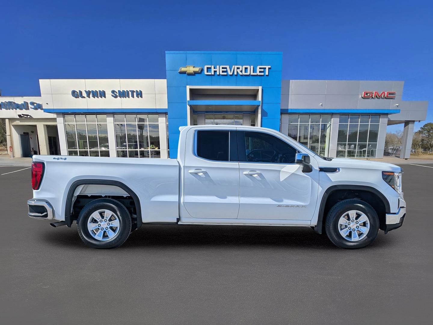 Used 2024 GMC Sierra 1500 SLE image 7