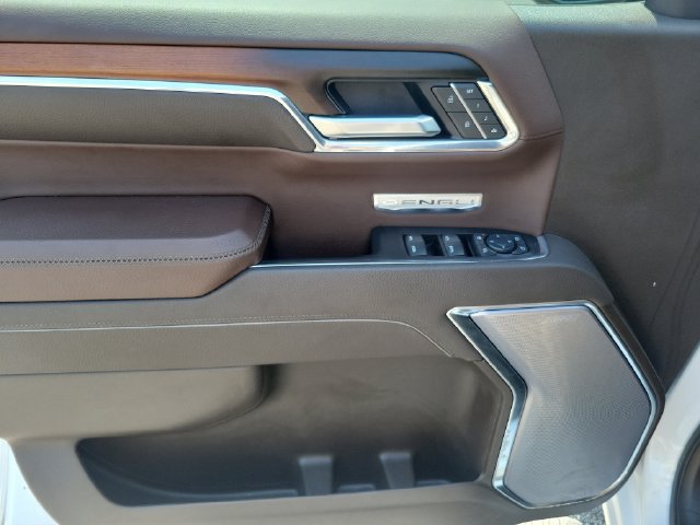 Used 2025 GMC Sierra 1500 Denali w/ Denali Reserve Package AWD/4WD image 8